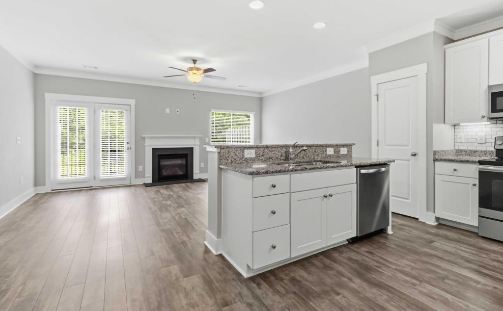 730 Elmbrook Dr - Photo 4 of 28