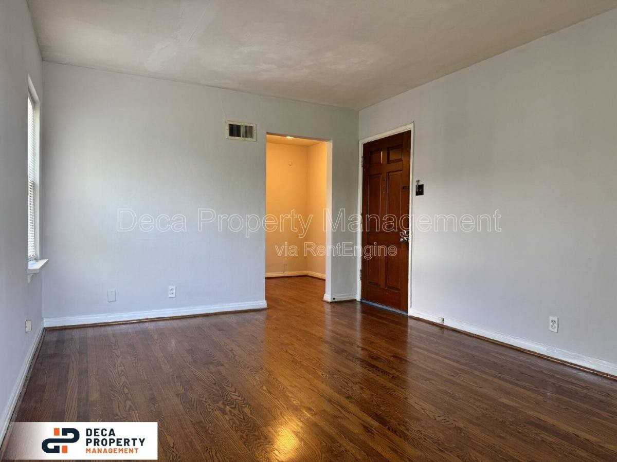 7315 Pasadena Blvd #2W - Photo 3 of 10