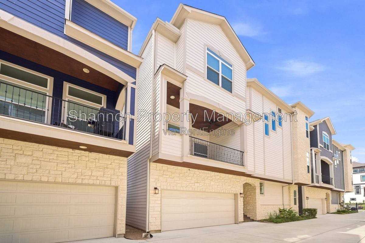 1204 W 16th St #B - Photo 2 of 10