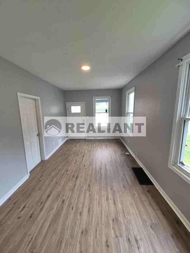 1320 Wheeler St - Photo 2 of 10