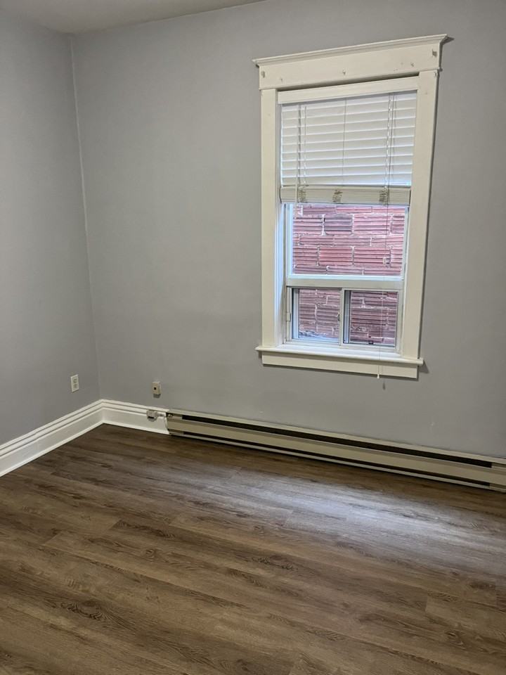 387 Roncesvalles Ave - Photo 5 of 20