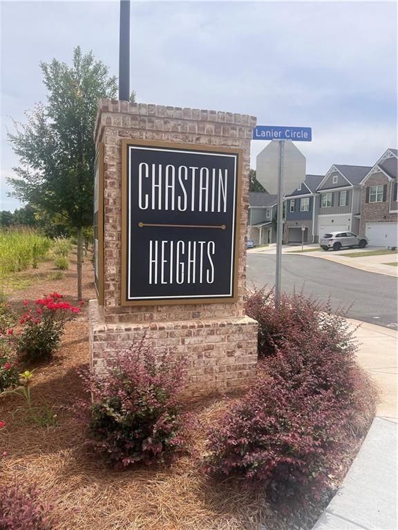 398 Lanier Cir - Photo 2 of 28