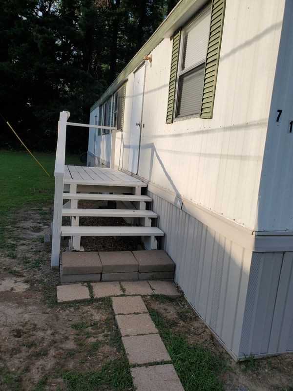 715 Delouche St - Photo 4 of 33