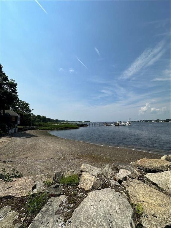 58 Beach St - Photo 4 of 25