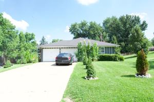 featured image of 1405 N 82nd Ter