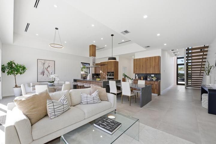 1308 Avocado Isle - Photo 3 of 28