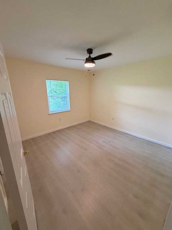 305 W Country Club Dr - Photo 3 of 7