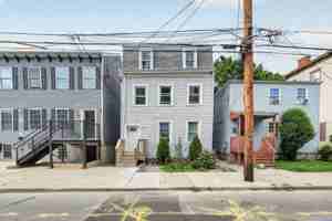 featured image of 68 Catharine St