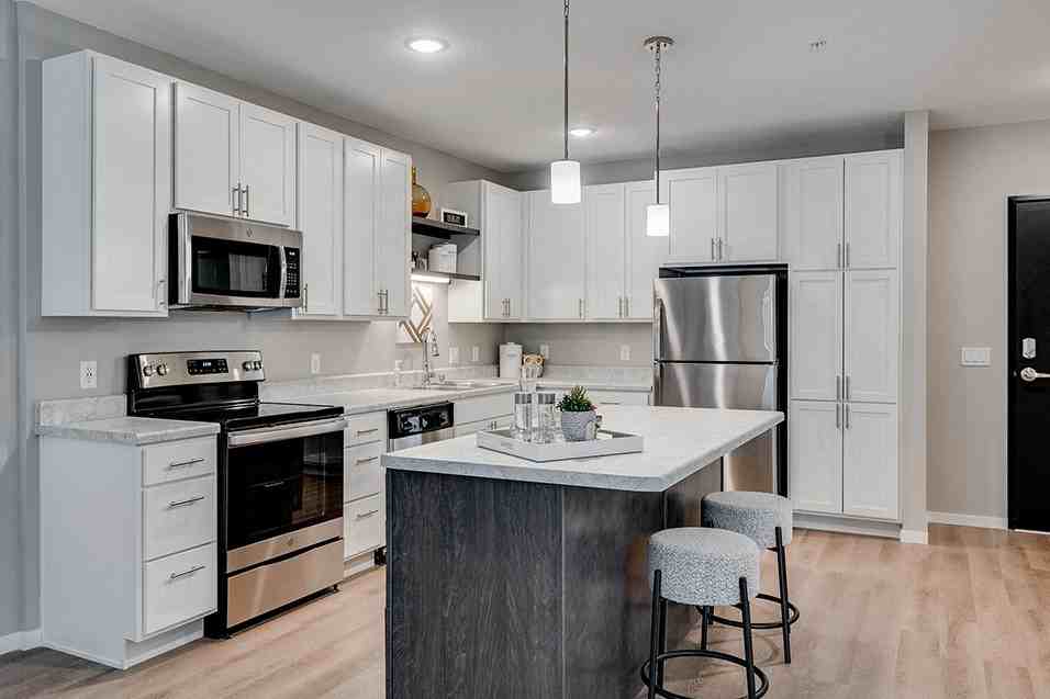District Apartments - Photo 3 of 31