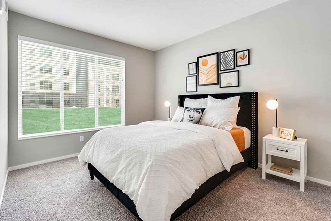 District Apartments - Photo 4 of 31