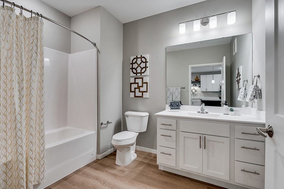 District Apartments - Photo 6 of 31