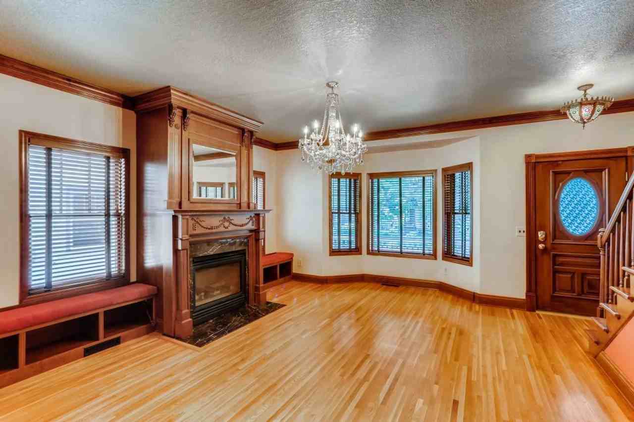 490 Laurel Ave - Photo 6 of 29