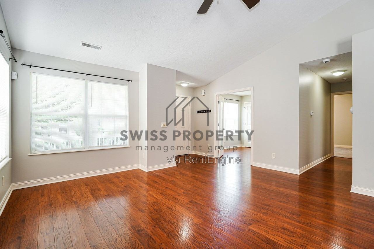 7199 Normanton Dr - Photo 4 of 15