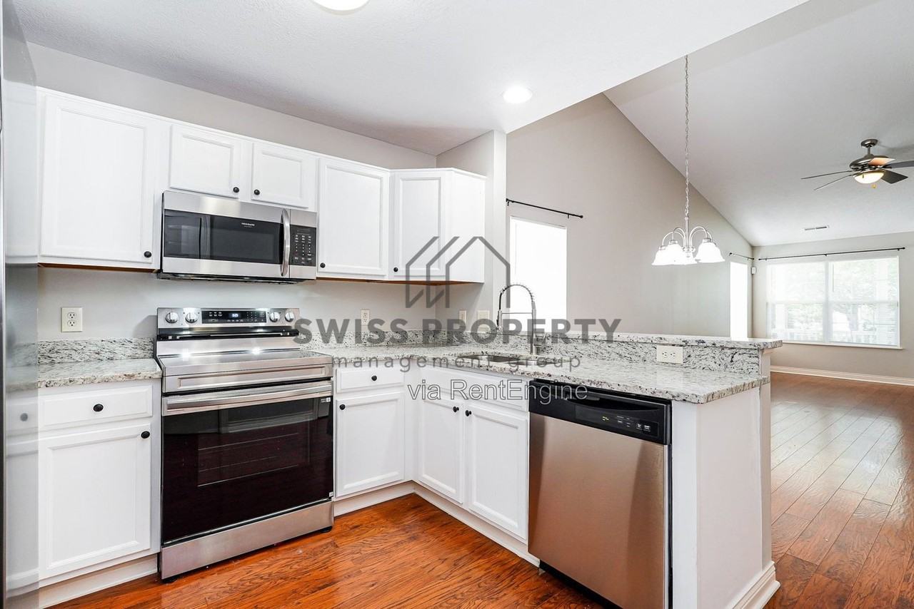7199 Normanton Dr - Photo 5 of 15