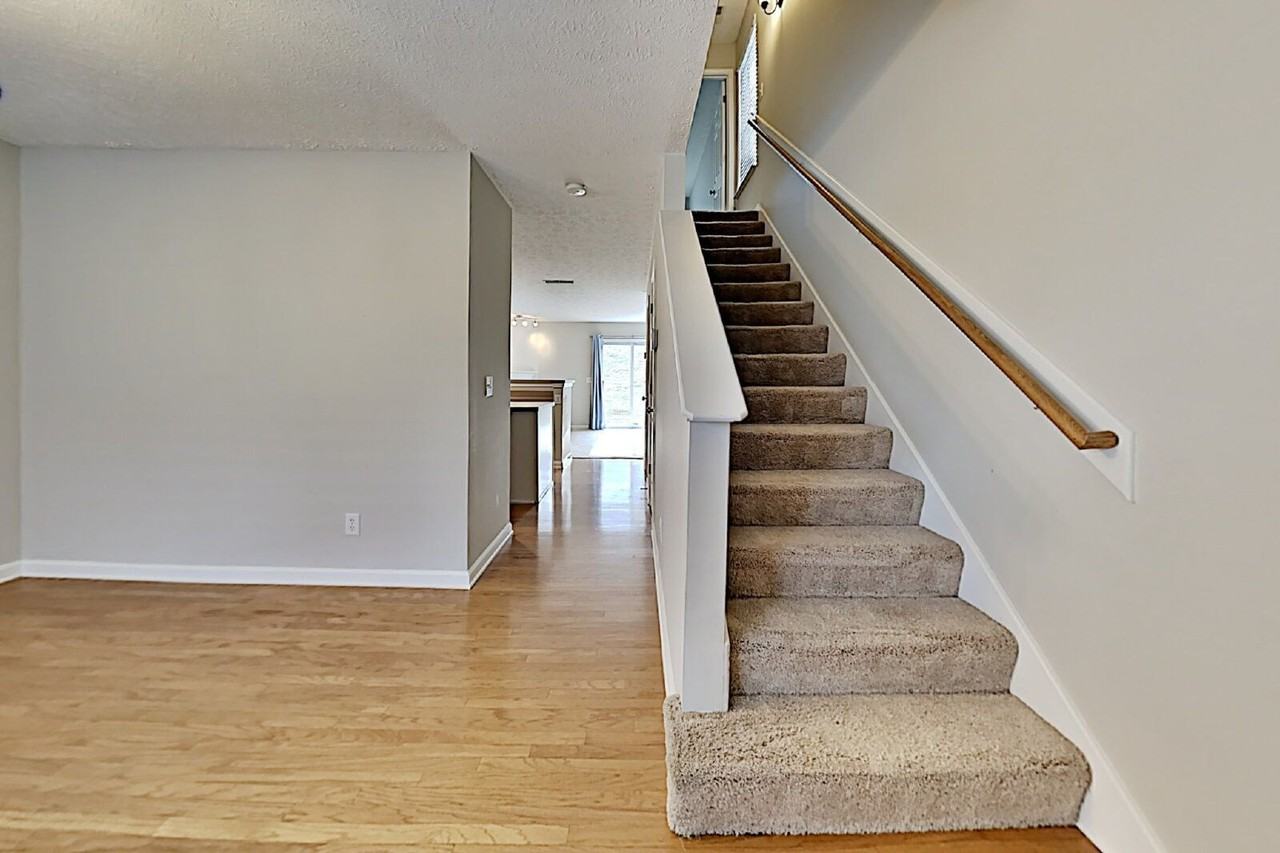 213 Shadow Glen Dr - Photo 4 of 30