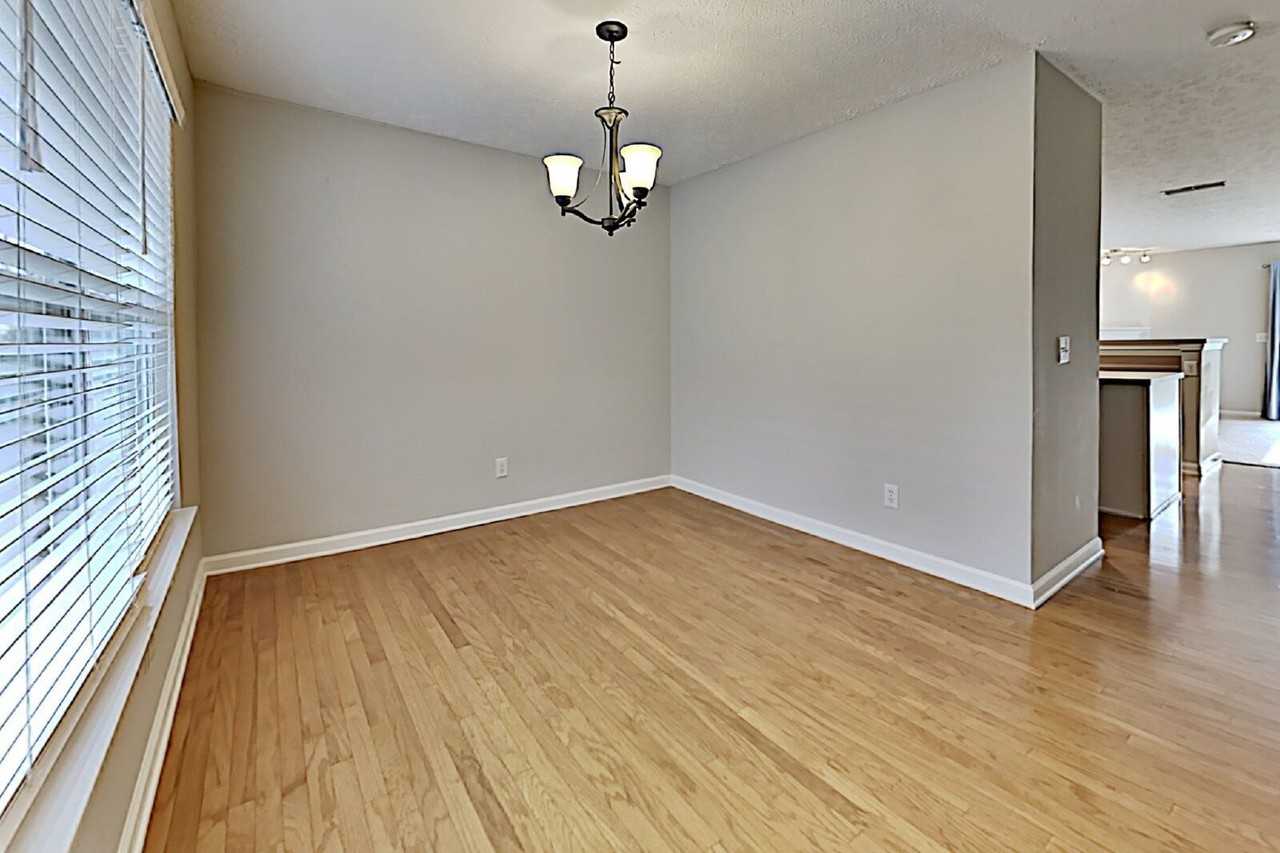 213 Shadow Glen Dr - Photo 6 of 30