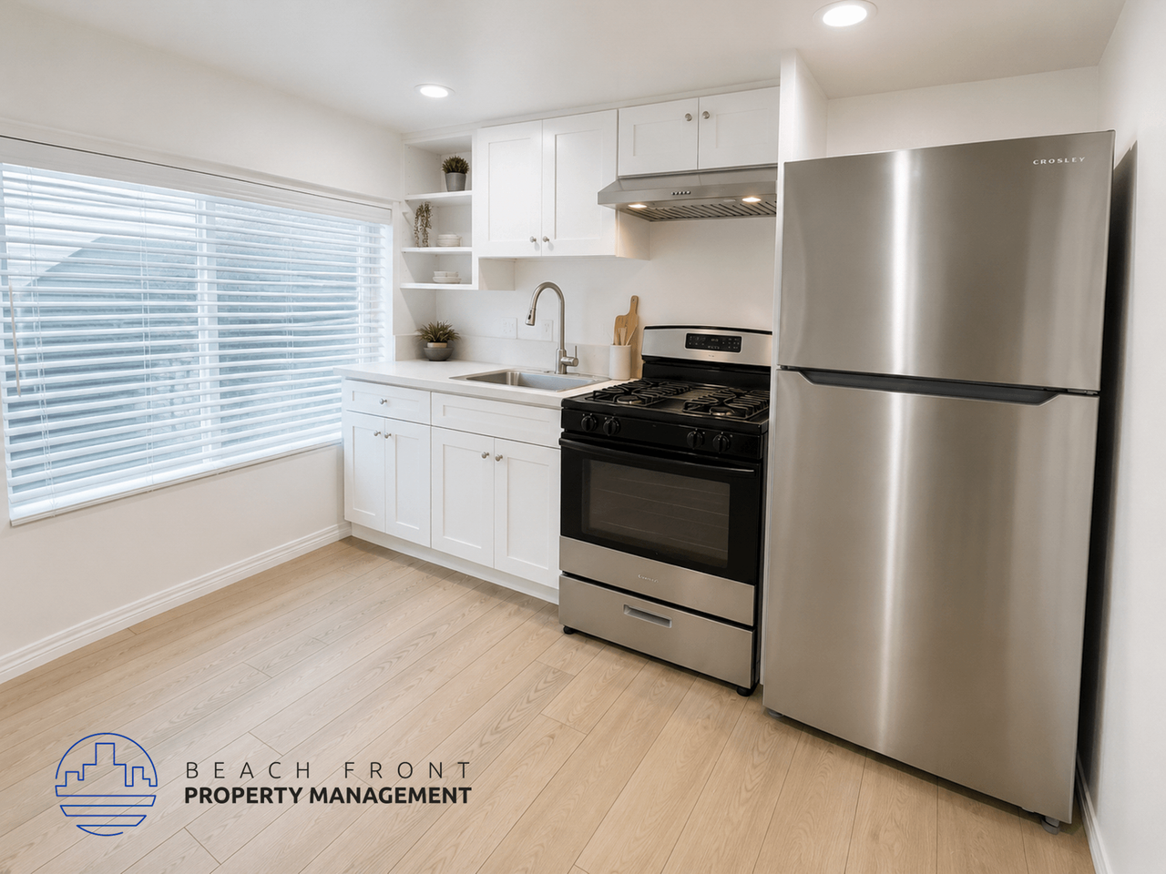 740 W. 24th St. - Photo 3 of 5