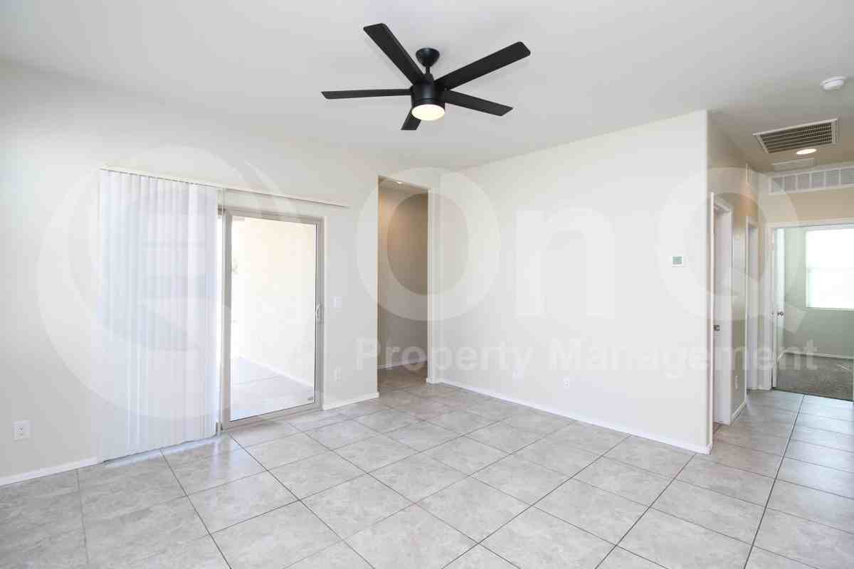 11605 E Lupine Ln - Photo 6 of 21
