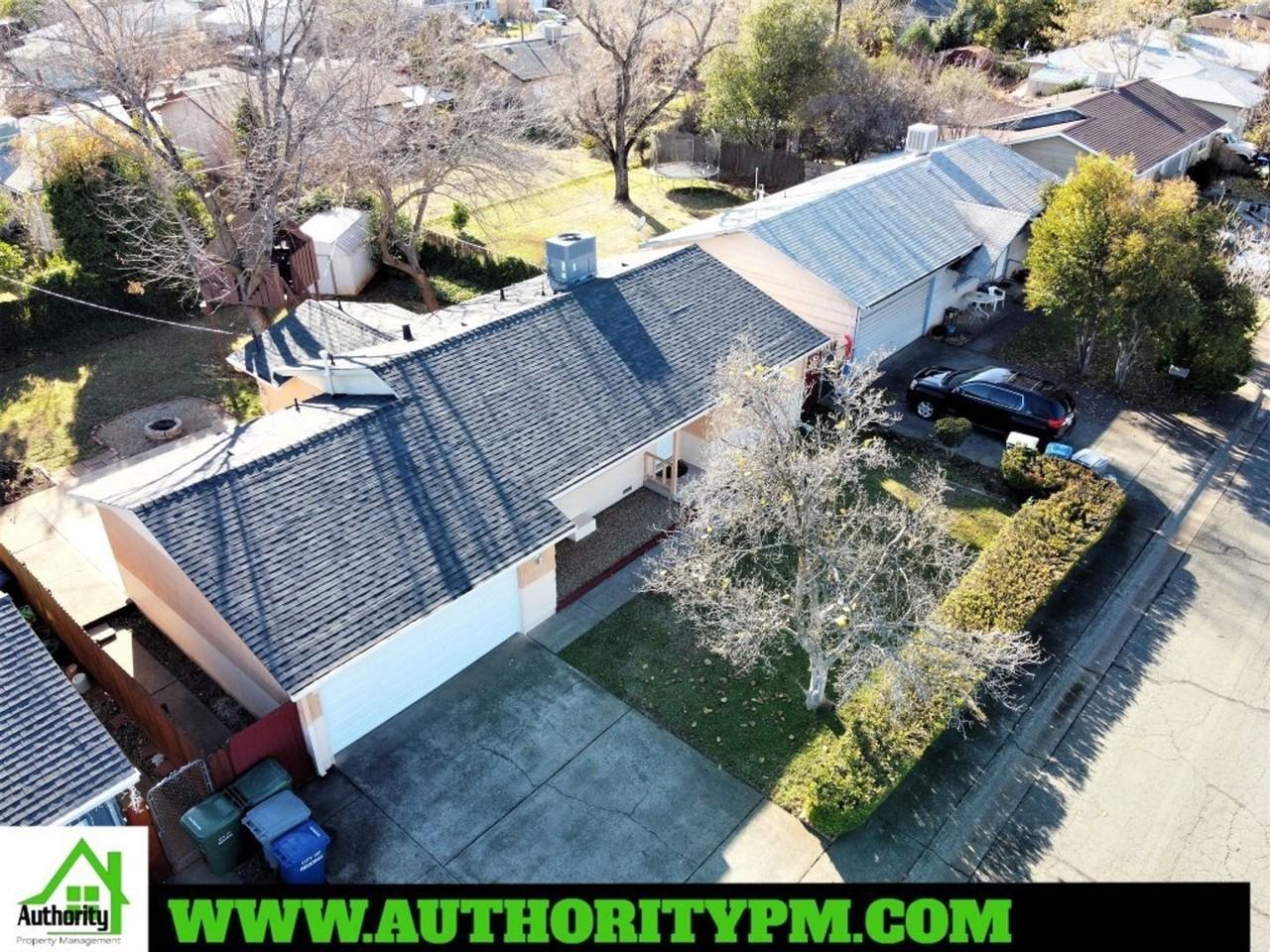 2129 Comet St - Photo 4 of 21
