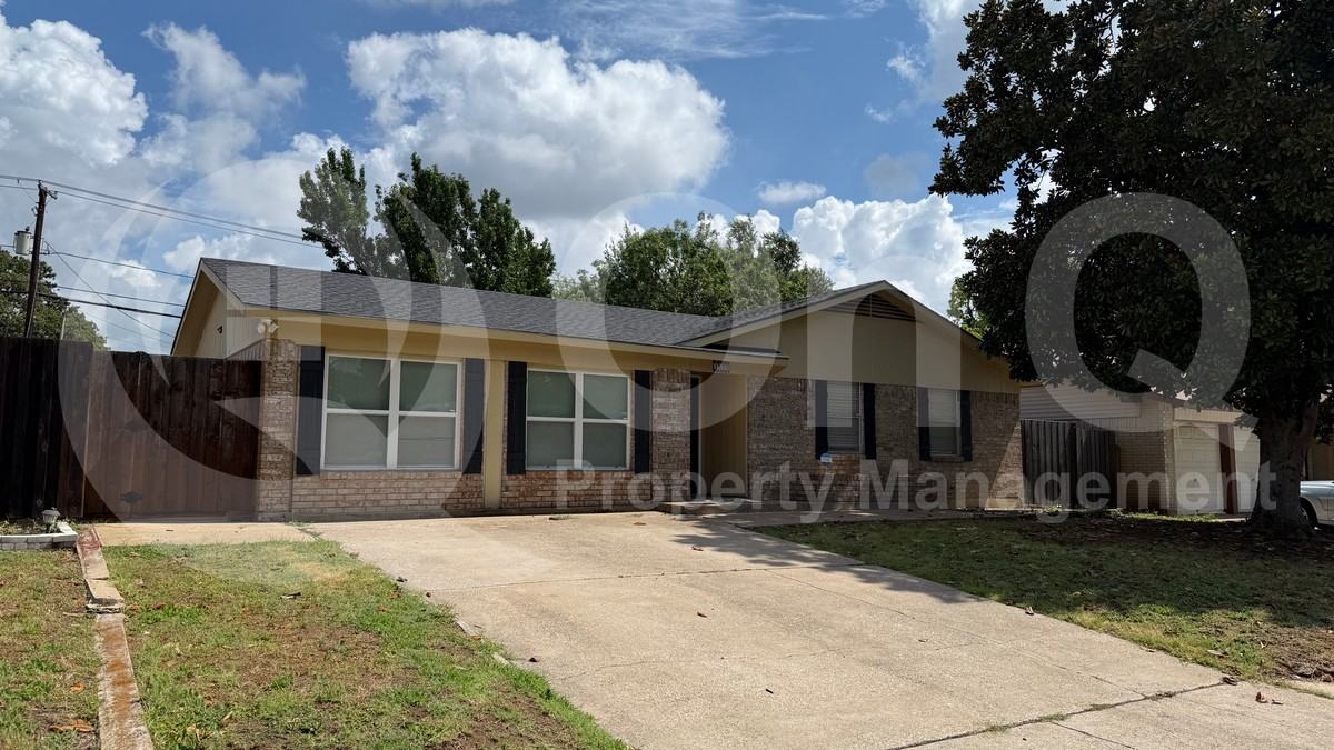 1505 Montclair St - Photo 2 of 21