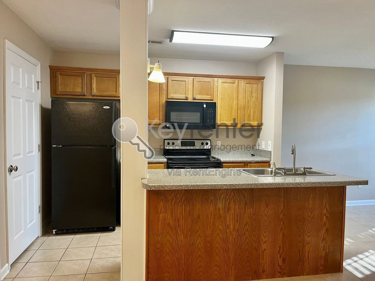 3721 Connelly Ln - Photo 3 of 19