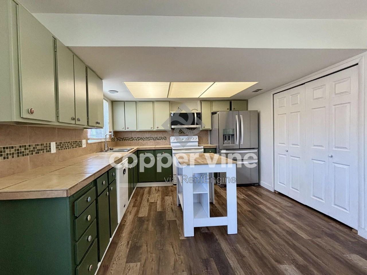 8748 Mariposa St - Photo 5 of 20