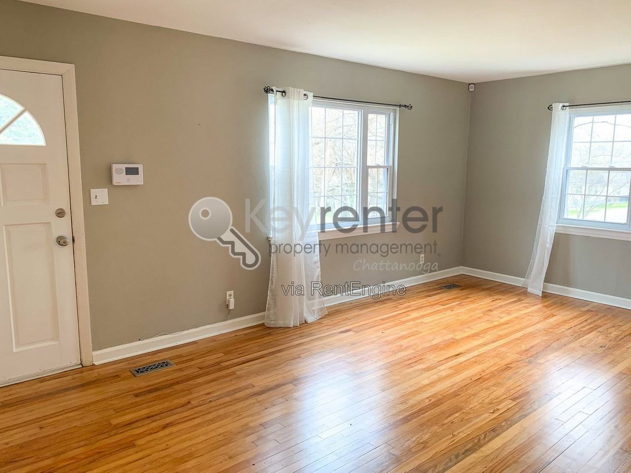 1410 Elm St - Photo 3 of 11