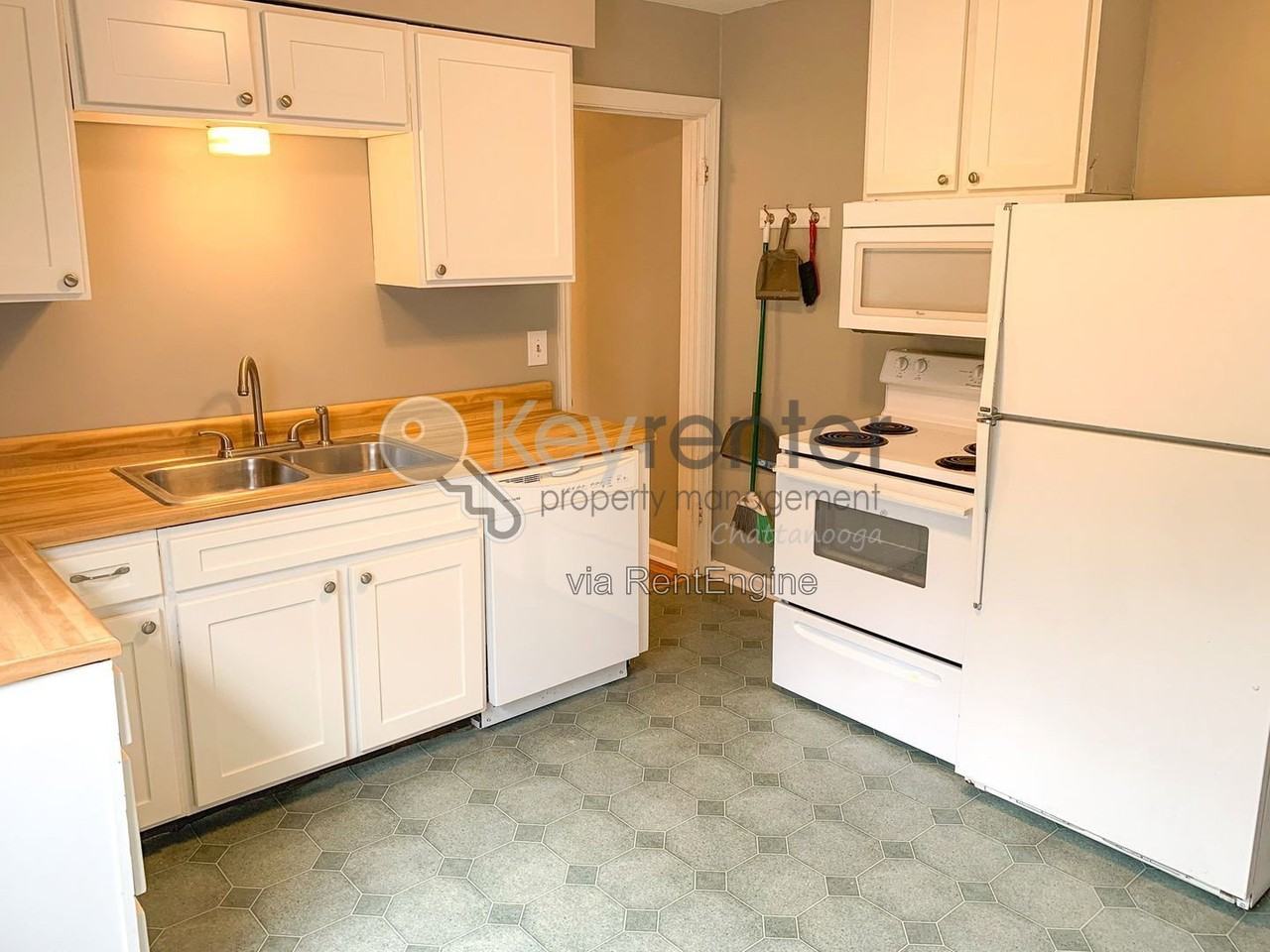 1410 Elm St - Photo 5 of 11