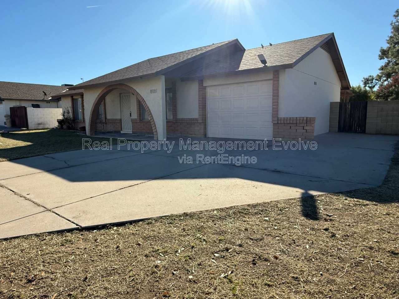 6437 W Sierra St - Photo 3 of 25