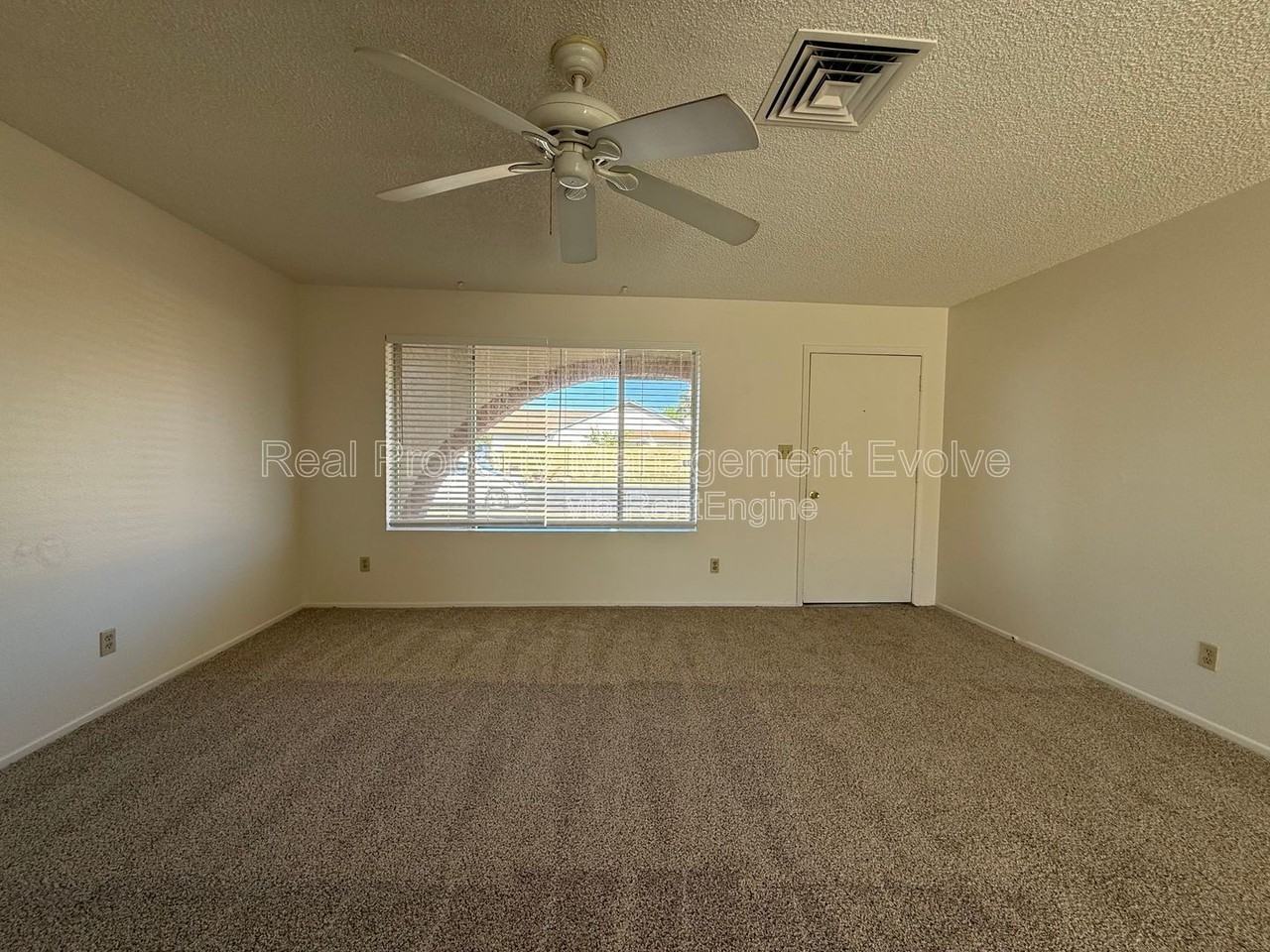 6437 W Sierra St - Photo 5 of 25