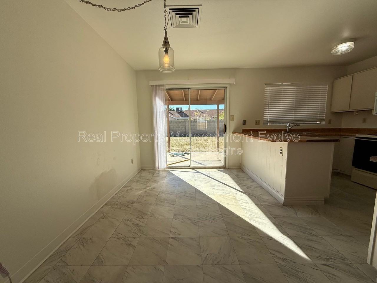 6437 W Sierra St - Photo 6 of 25