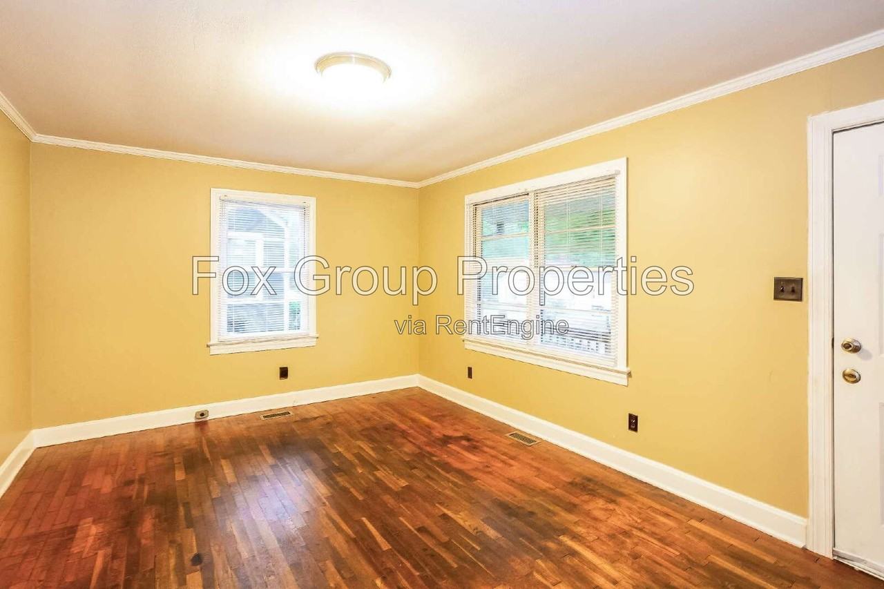 526 Hickory Ave - Photo 4 of 14