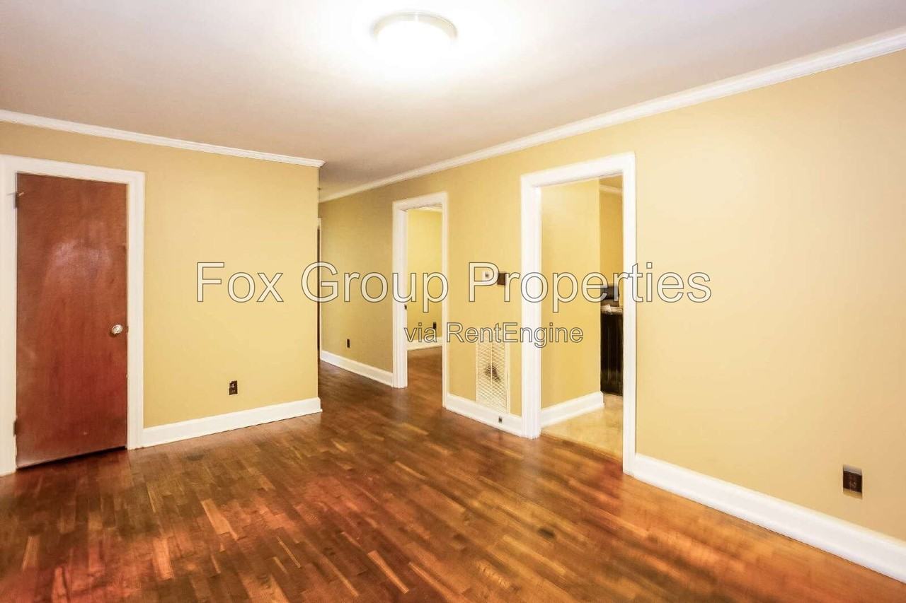 526 Hickory Ave - Photo 5 of 14