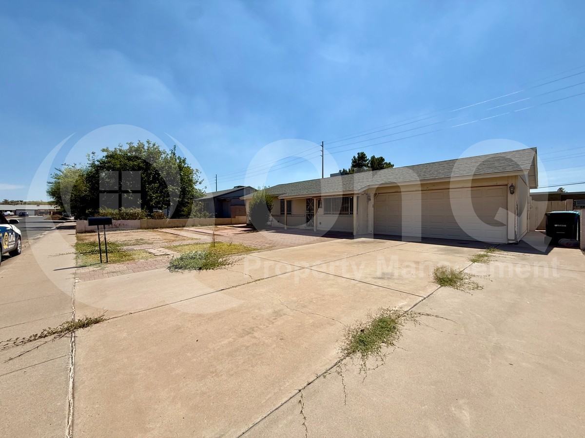 5208 S 40th Pl - Photo 3 of 21