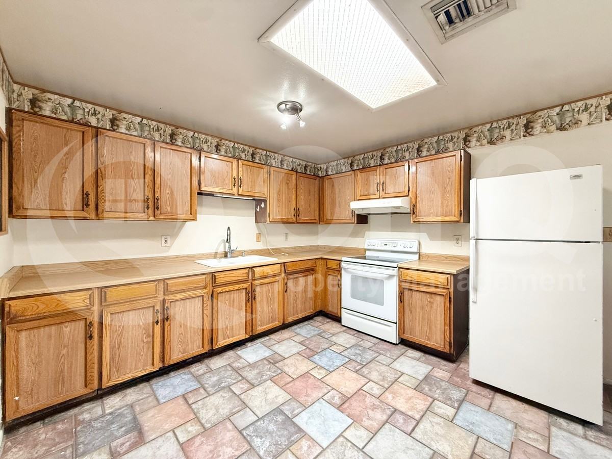 5208 S 40th Pl - Photo 4 of 21