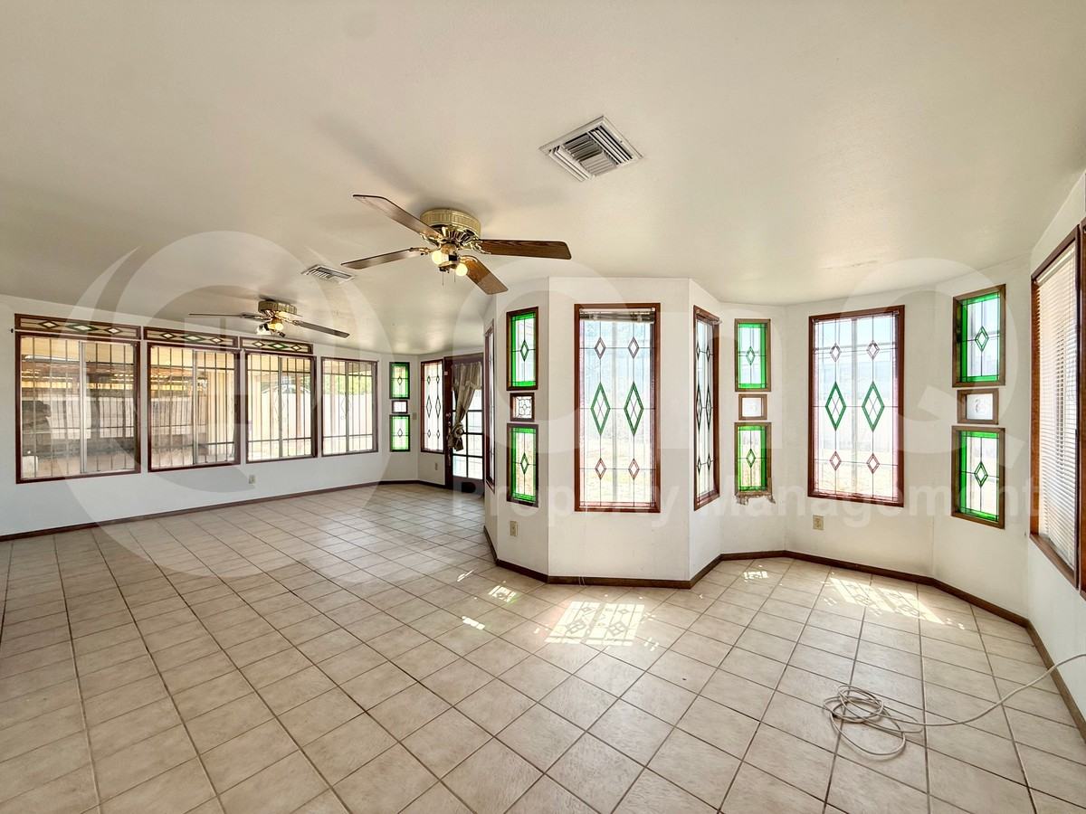5208 S 40th Pl - Photo 7 of 21