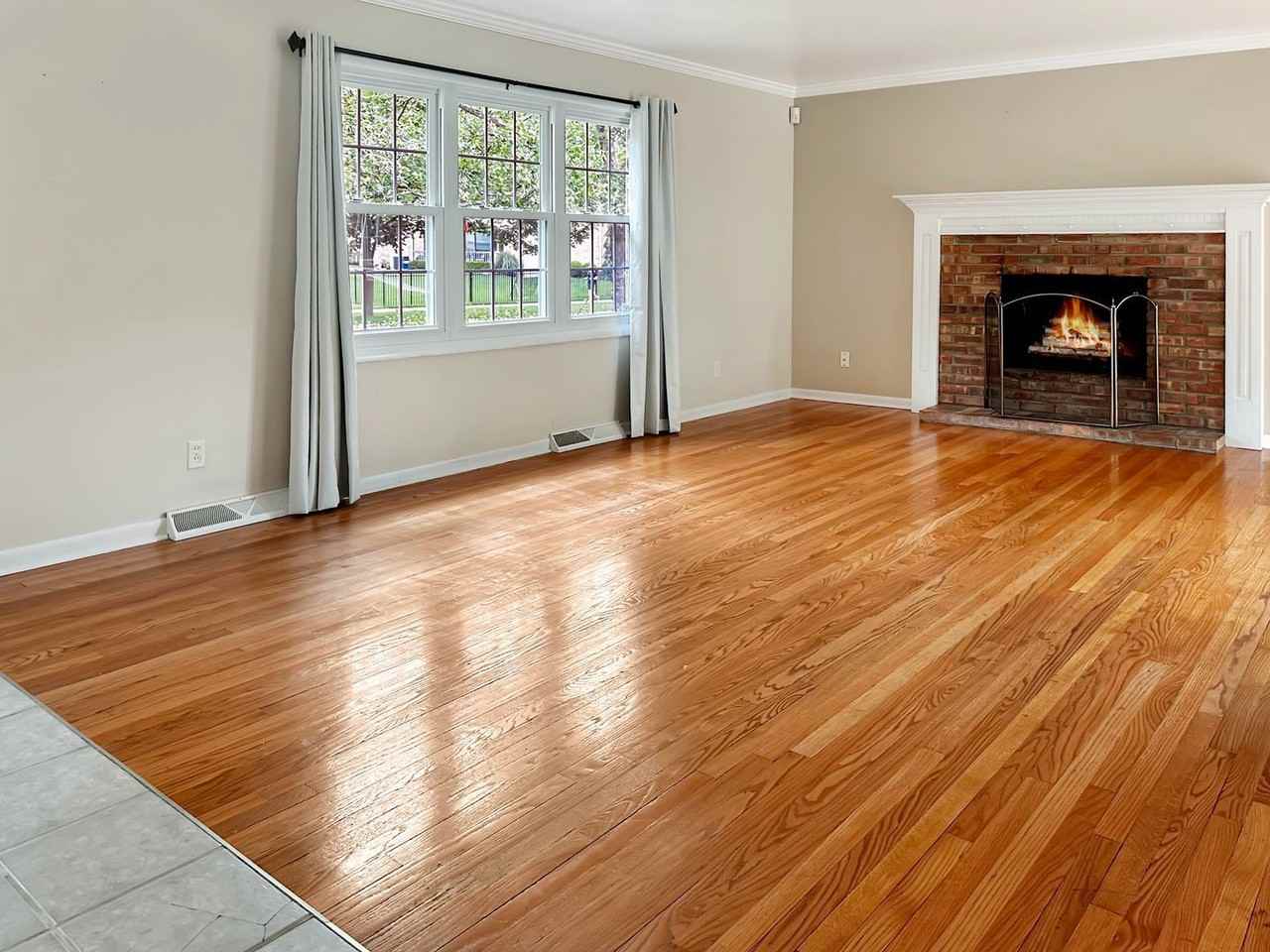 2236 Elmwood Dr Se - Photo 3 of 19