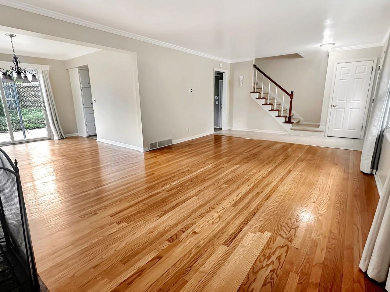 2236 Elmwood Dr Se - Photo 4 of 19