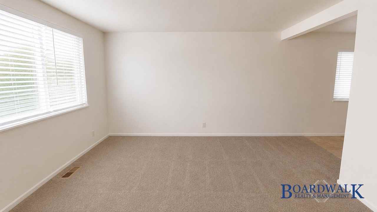 1195 E Roosevelt Ave #1 - Photo 3 of 13