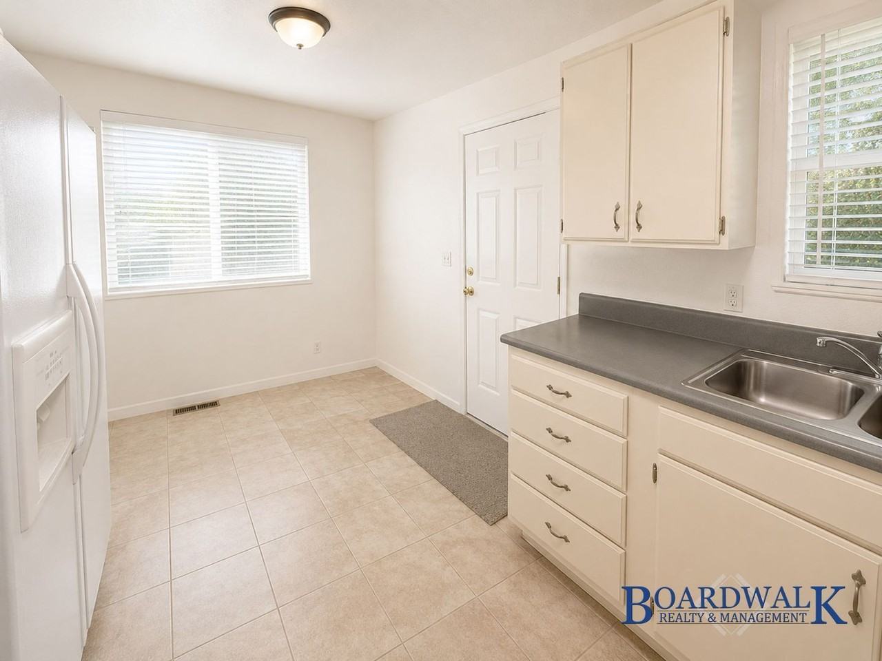 1195 E Roosevelt Ave #1 - Photo 6 of 13