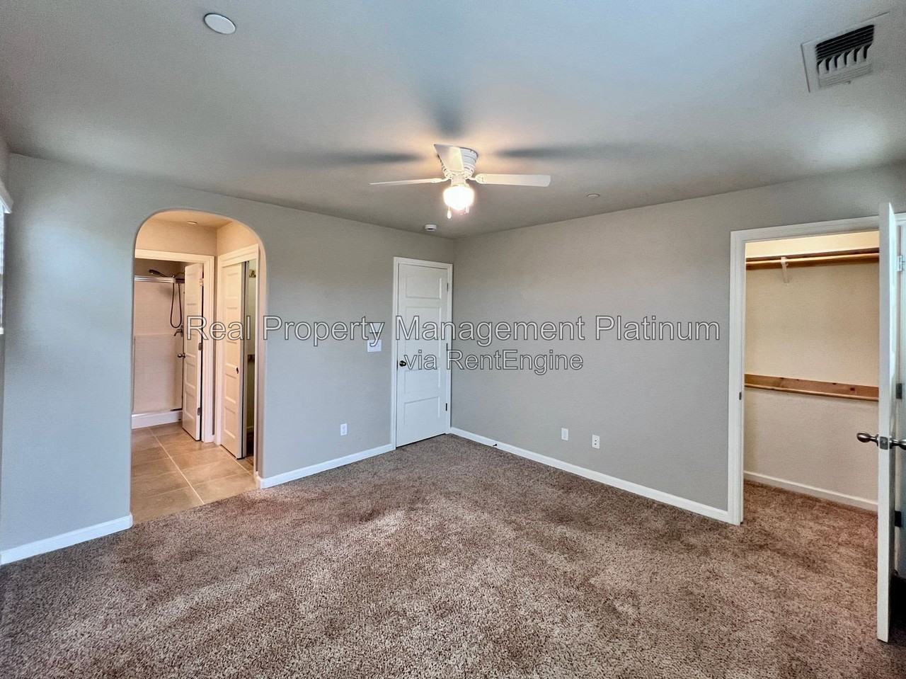 1502 N Reunion Way - Photo 4 of 21