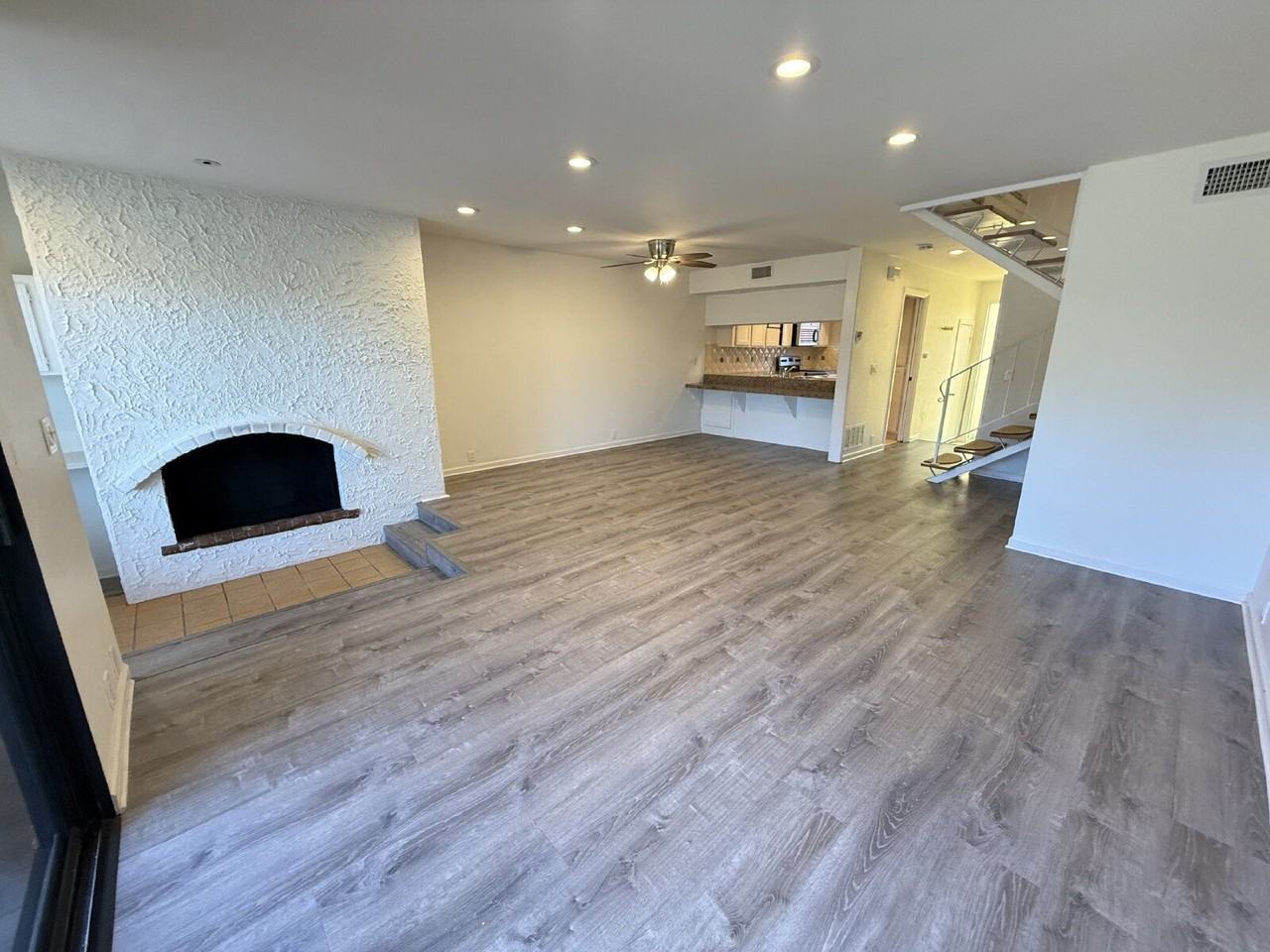 1911 Estrella De Mar Ct #B - Photo 2 of 32