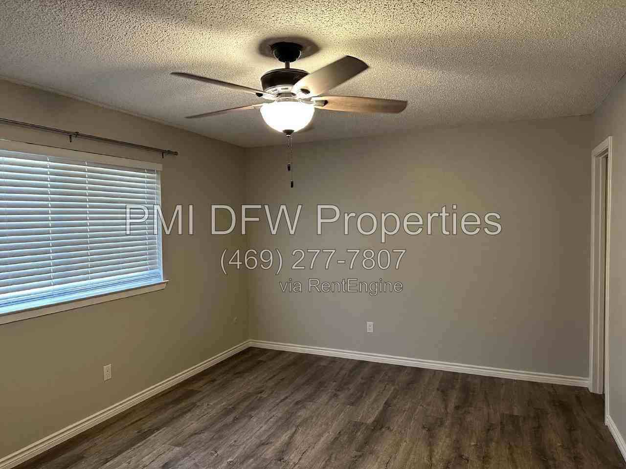 2120 Blossom Ln - Photo 4 of 15