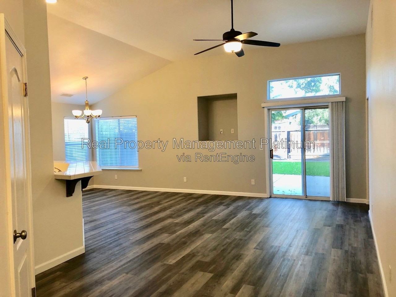 2667 Santa Ana Ave - Photo 3 of 15