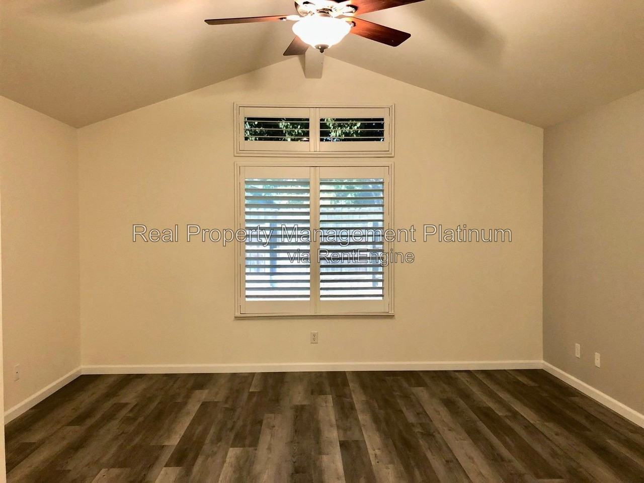 2667 Santa Ana Ave - Photo 4 of 15