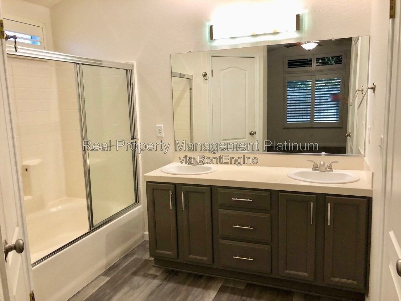 2667 Santa Ana Ave - Photo 5 of 15