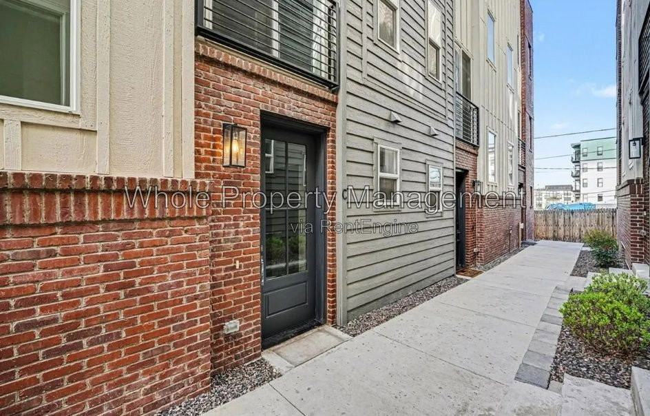 3511 S Marion St #C - Photo 2 of 24