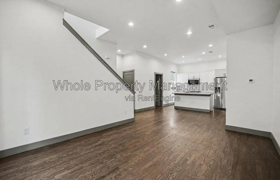 3511 S Marion St #C - Photo 3 of 24