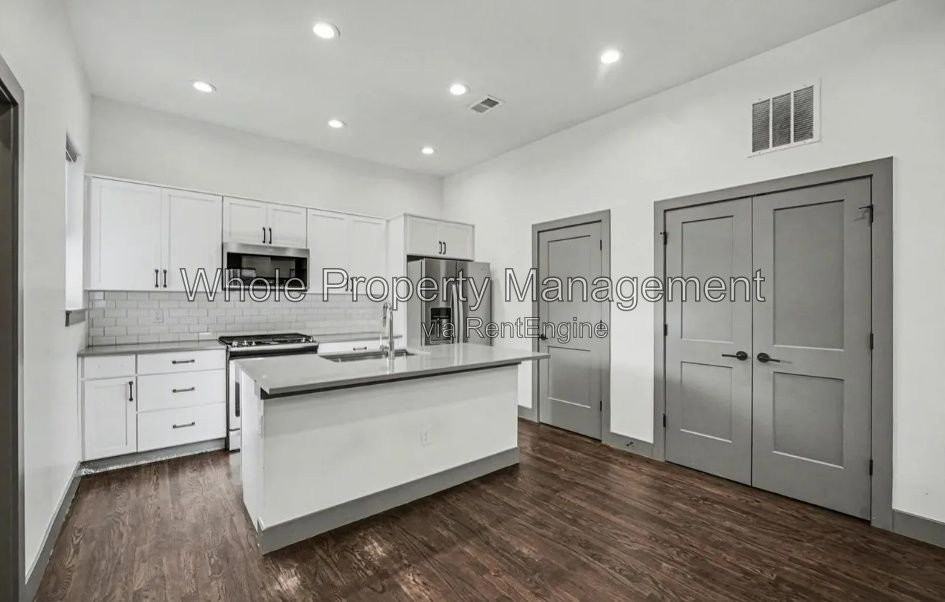 3511 S Marion St #C - Photo 5 of 24
