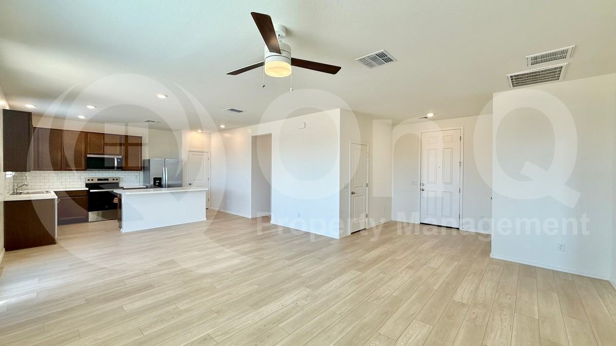 1444 E Edwin St - Photo 5 of 19